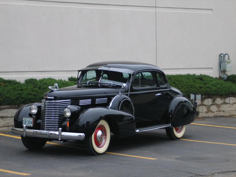  Cadillac Series 60 Coupe 1938 года  (фото 1 из 8)